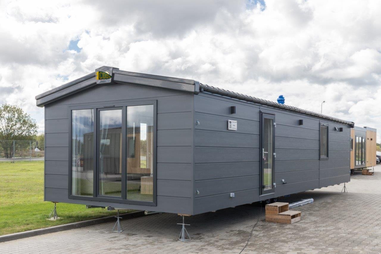 362218318_274194728542024_2347404880245011416_n-1.jpg Casa movil poole (12 x 4 m) - Imagen 1